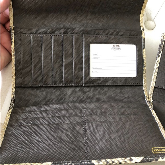 BRAND NEW! NEVER BEEN USED! Coach Reserve Wallet - Picture 9 of 13